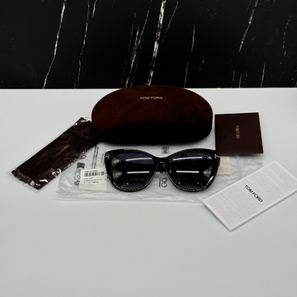 NEW TOM FORD TF937 01D POLARIZED WOMEN SUNGLASSES TOM FORD NORA FT0937/S main image 4